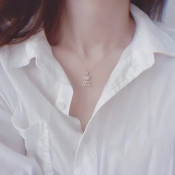 Champagne Gold Crystal movable Bear necklace pendant - Picture 6 of 7